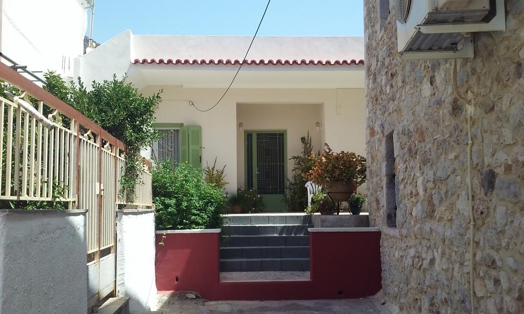 Danesi House Leonídion Exterior foto